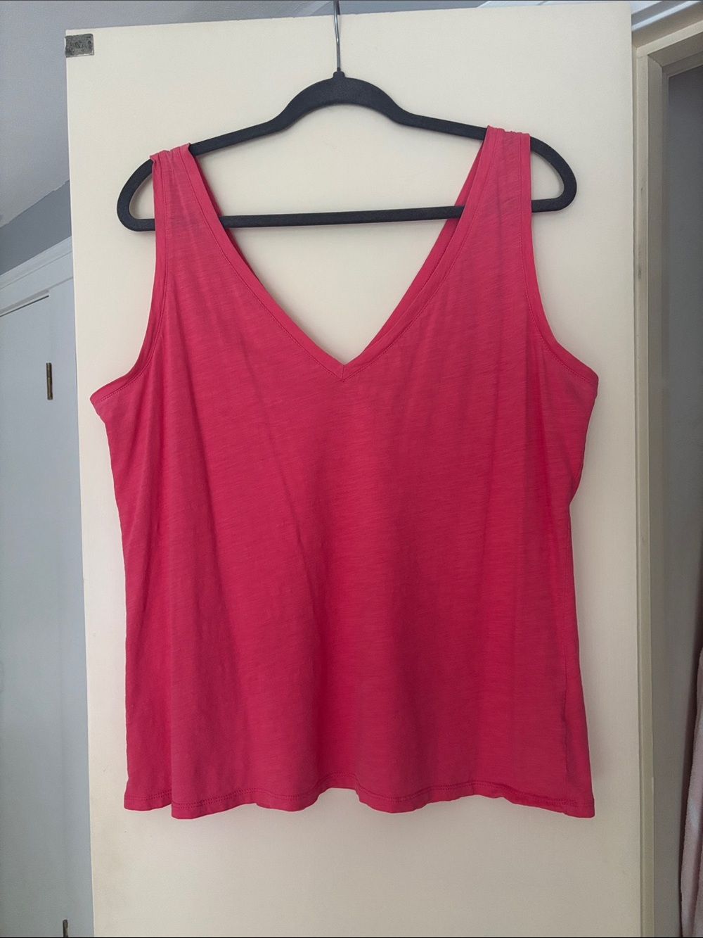 Boden V-Neck Sleeveless Tank Top - Bright Pink